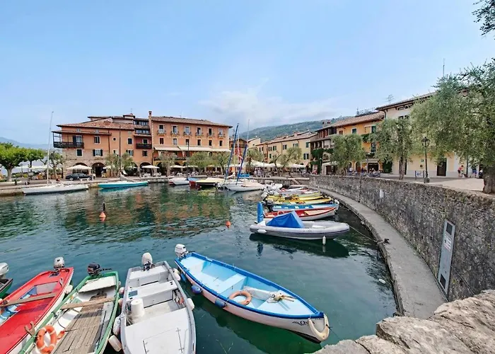 Achilla 1 Torri Del Benaco